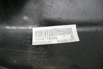 Kryt pravého zrcátka Peugeot barva KTVD 815276