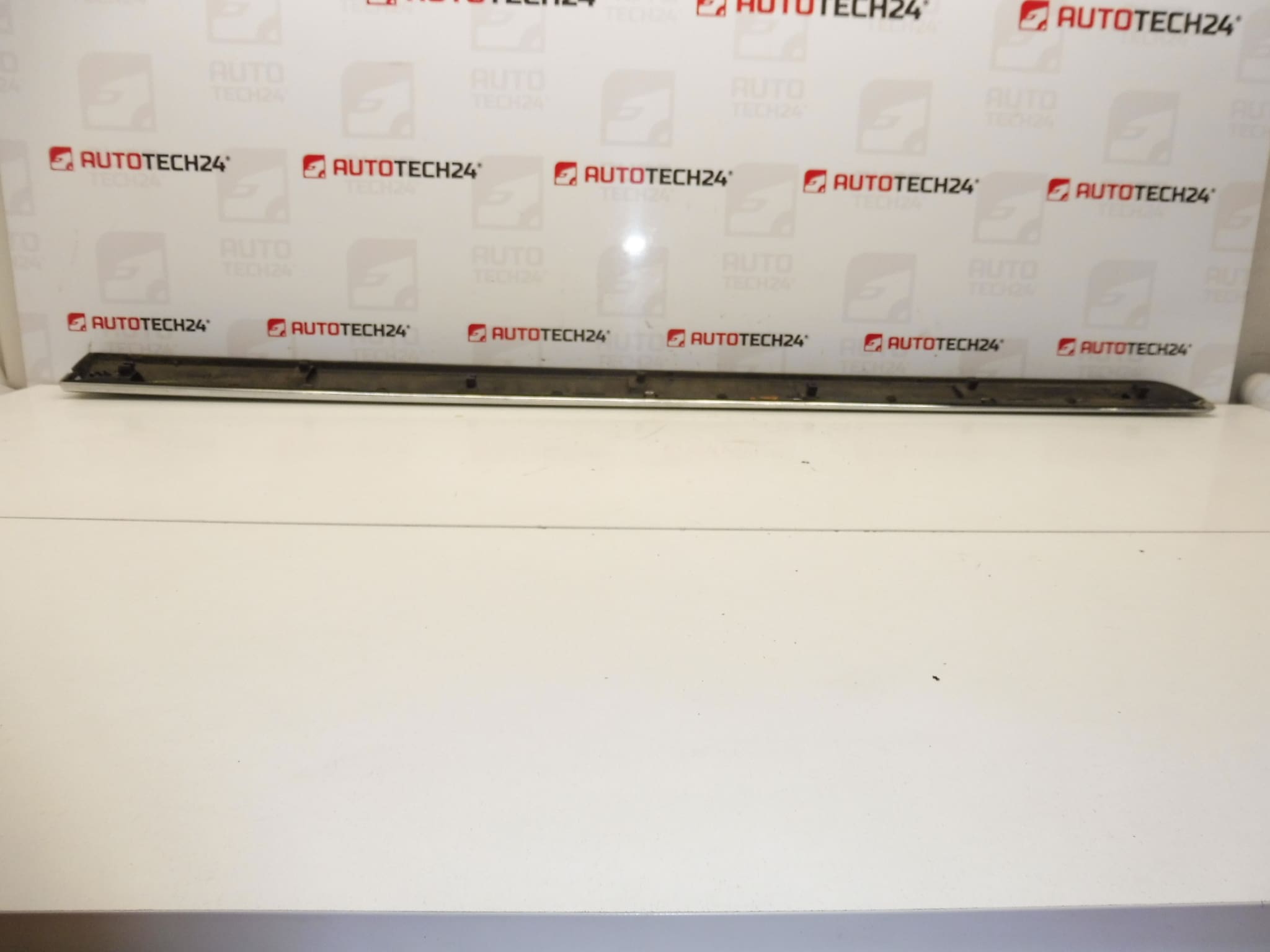 Lišta Levých Zadních Dveří Citroën C8 Peugeot 807 EYJ 1401029977 8546W2 - Obrázek 2