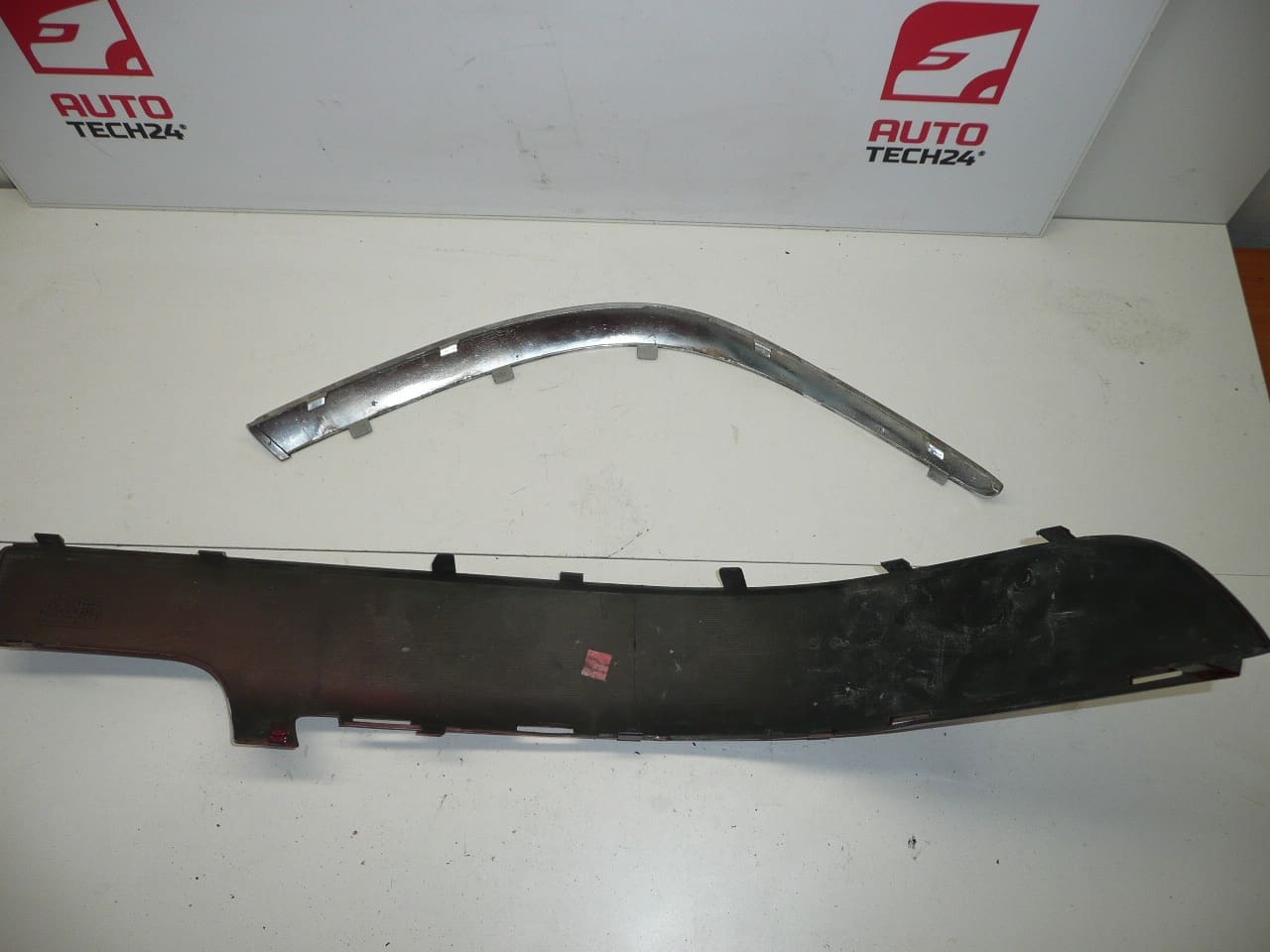 Lišta s chromem LP nárazníku Citroën Xsara Picasso 7452CK