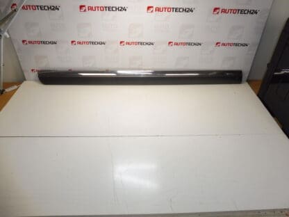 Lišta pravých zadních dveří Citroen C8 Peugeot 807 KTQ 1401029677 8546W3