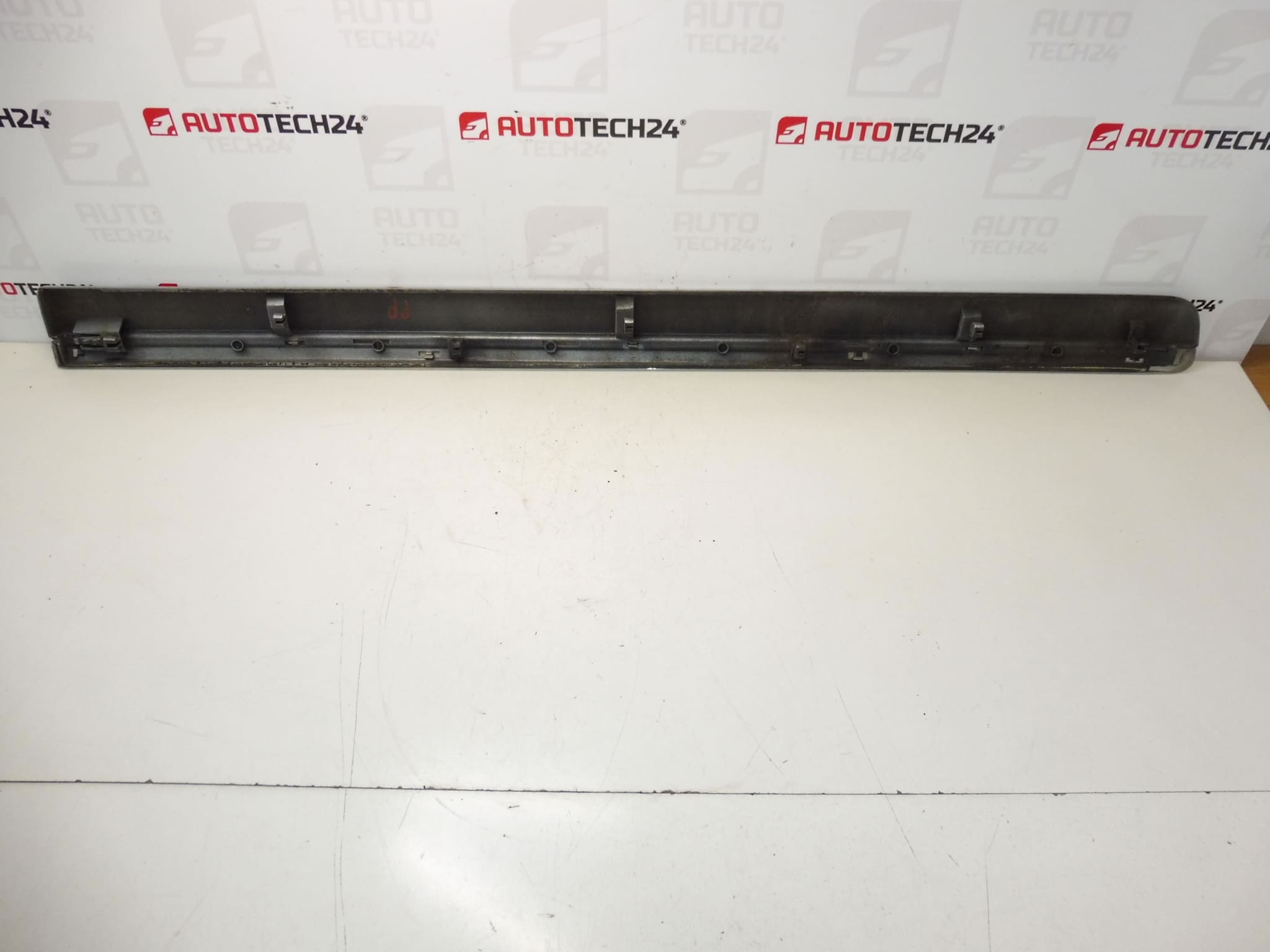 Lišta pravých předních dveří Citroën C8 Peugeot 807 EZRC 1401028477 8545GJ - Obrázek 2