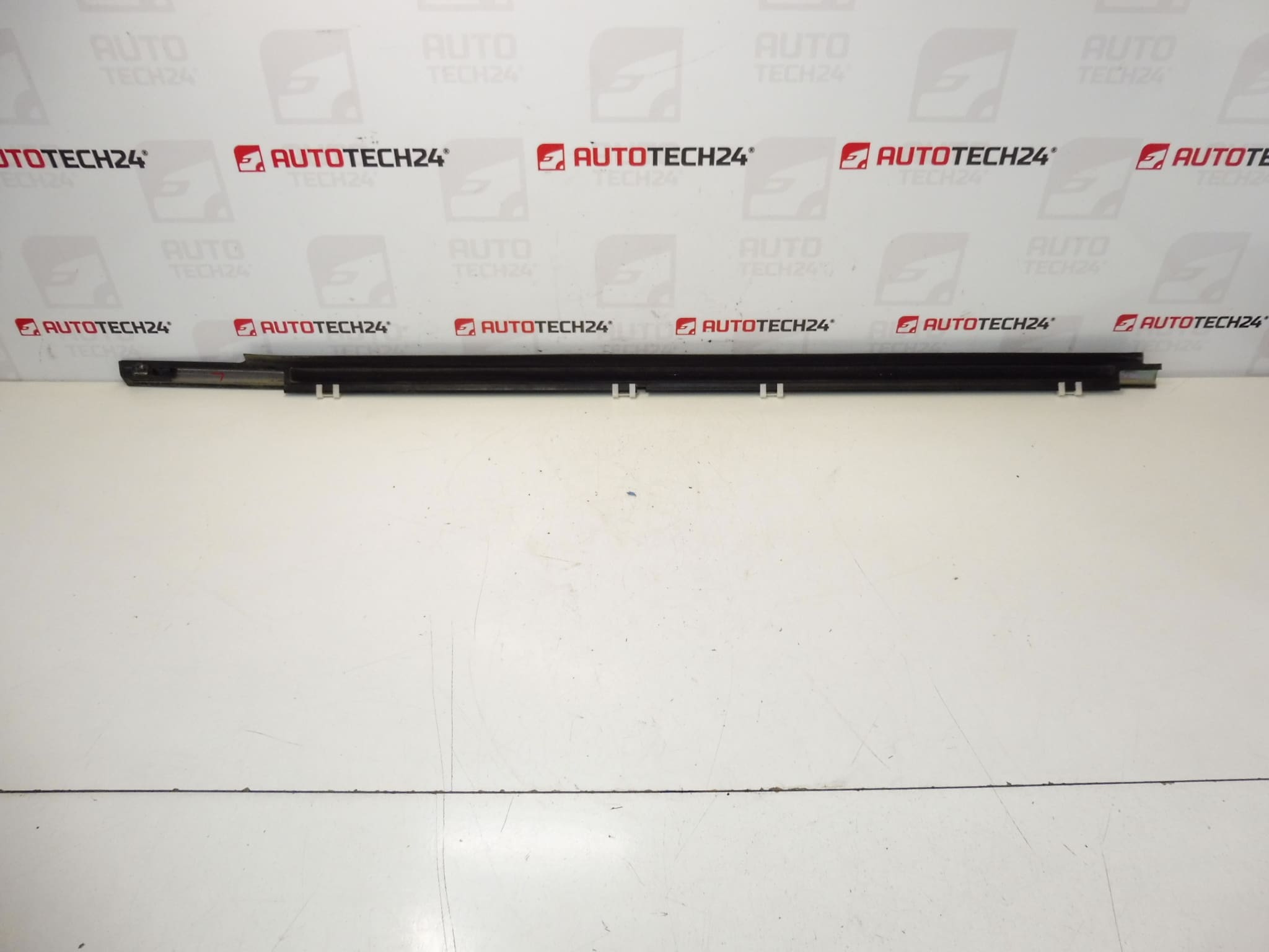 Lišta levých zadních dveří Citroen C-CROSSER Peugeot 4007 9309P4 - Obrázek 2