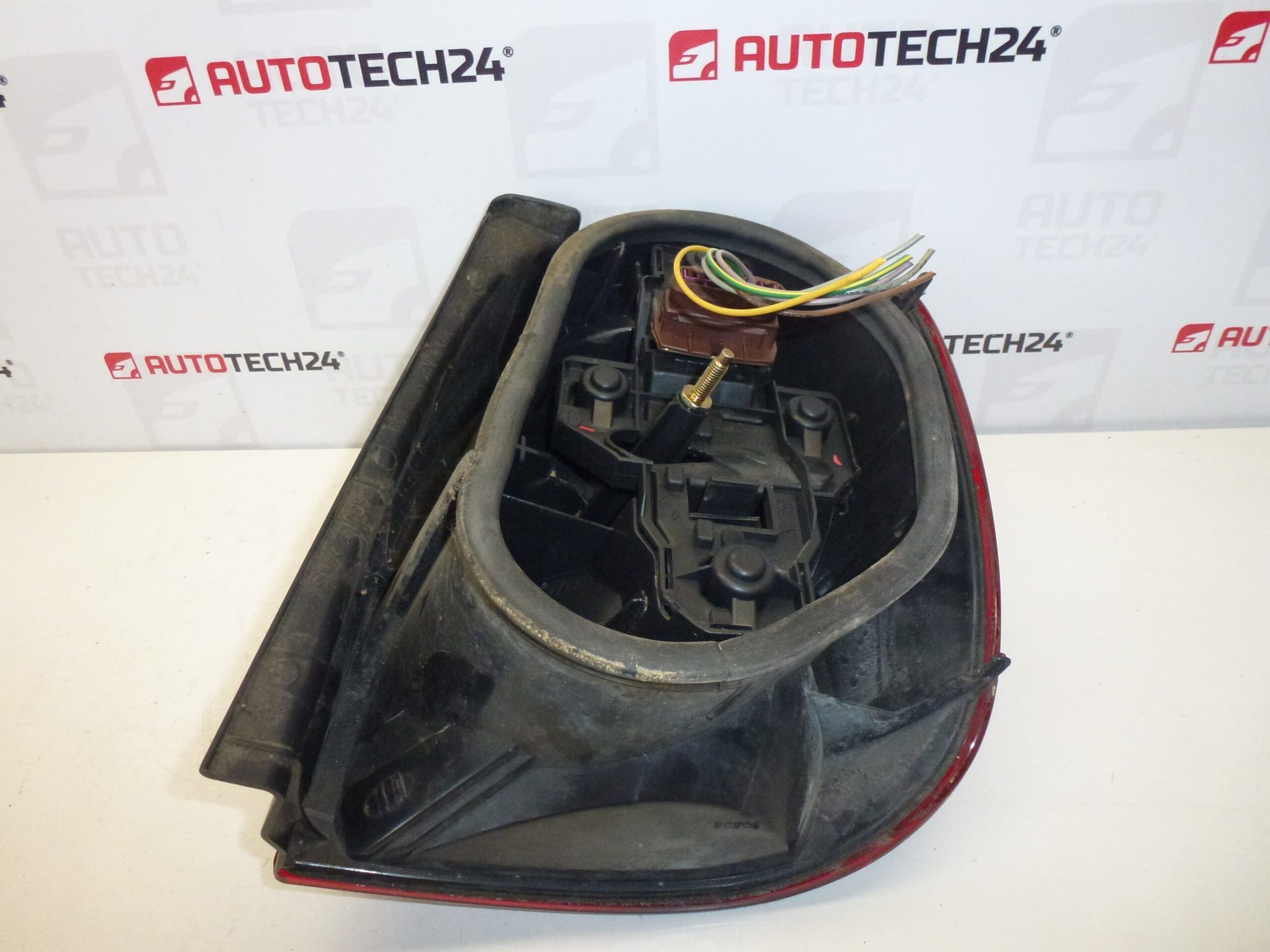 Levá zadní lampa Citroën Xsara Kombi 6350J8 - Obrázek 2