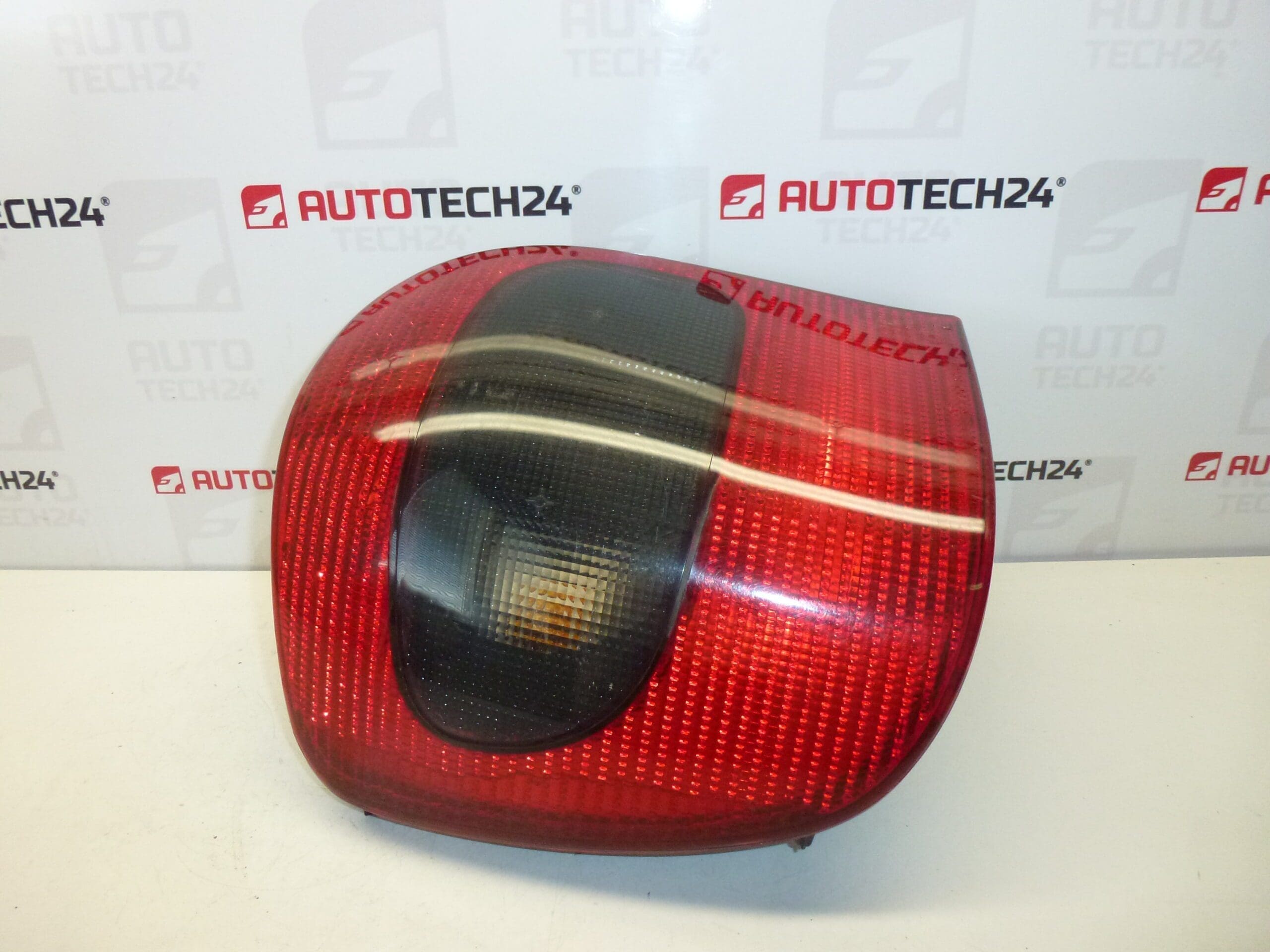 Levá zadní lampa Citroën Xsara Kombi 6350J8