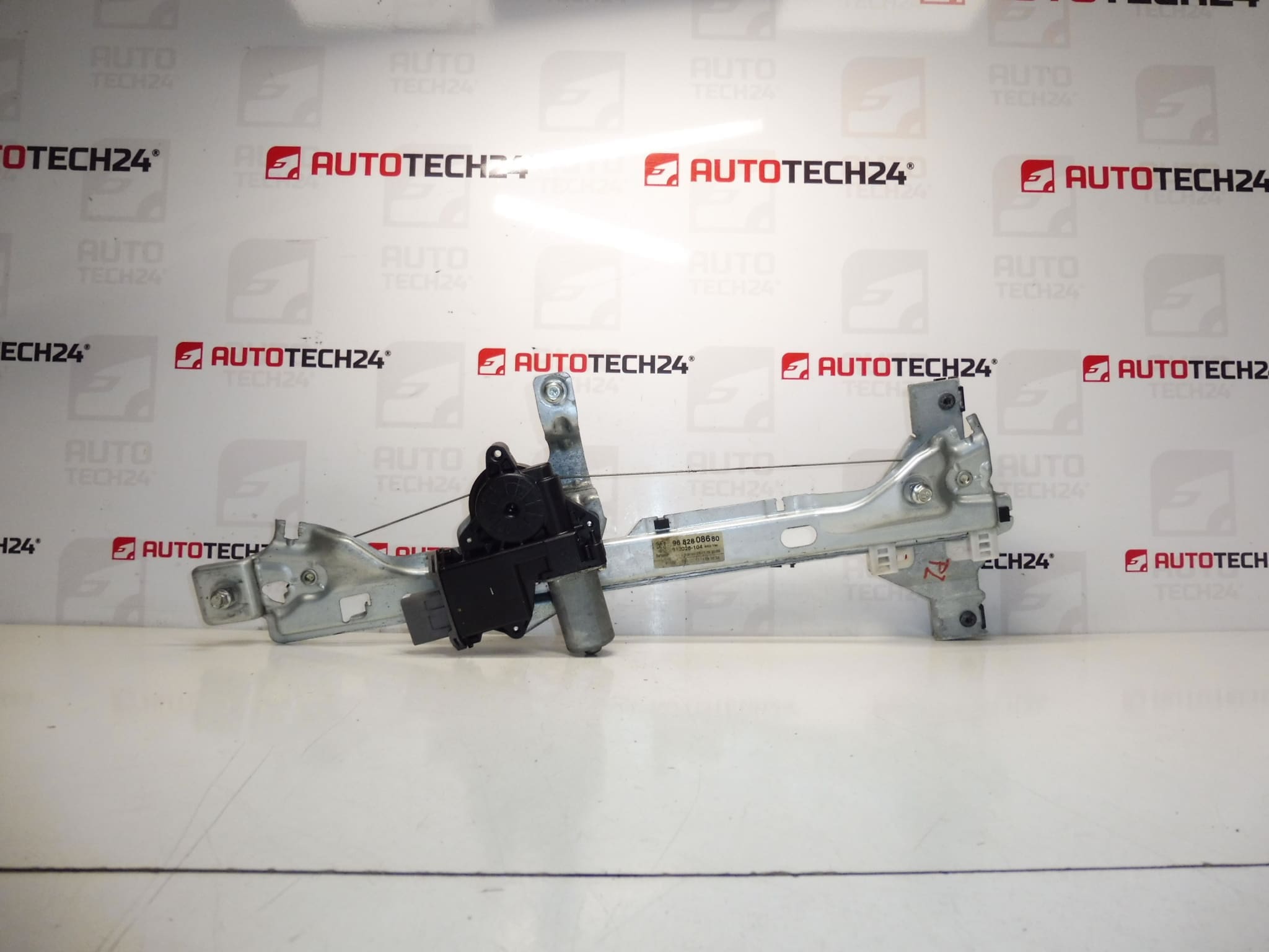 Mechanizmus pravého zadního okna Peugeot 3008 5008 9682808680 9224F6