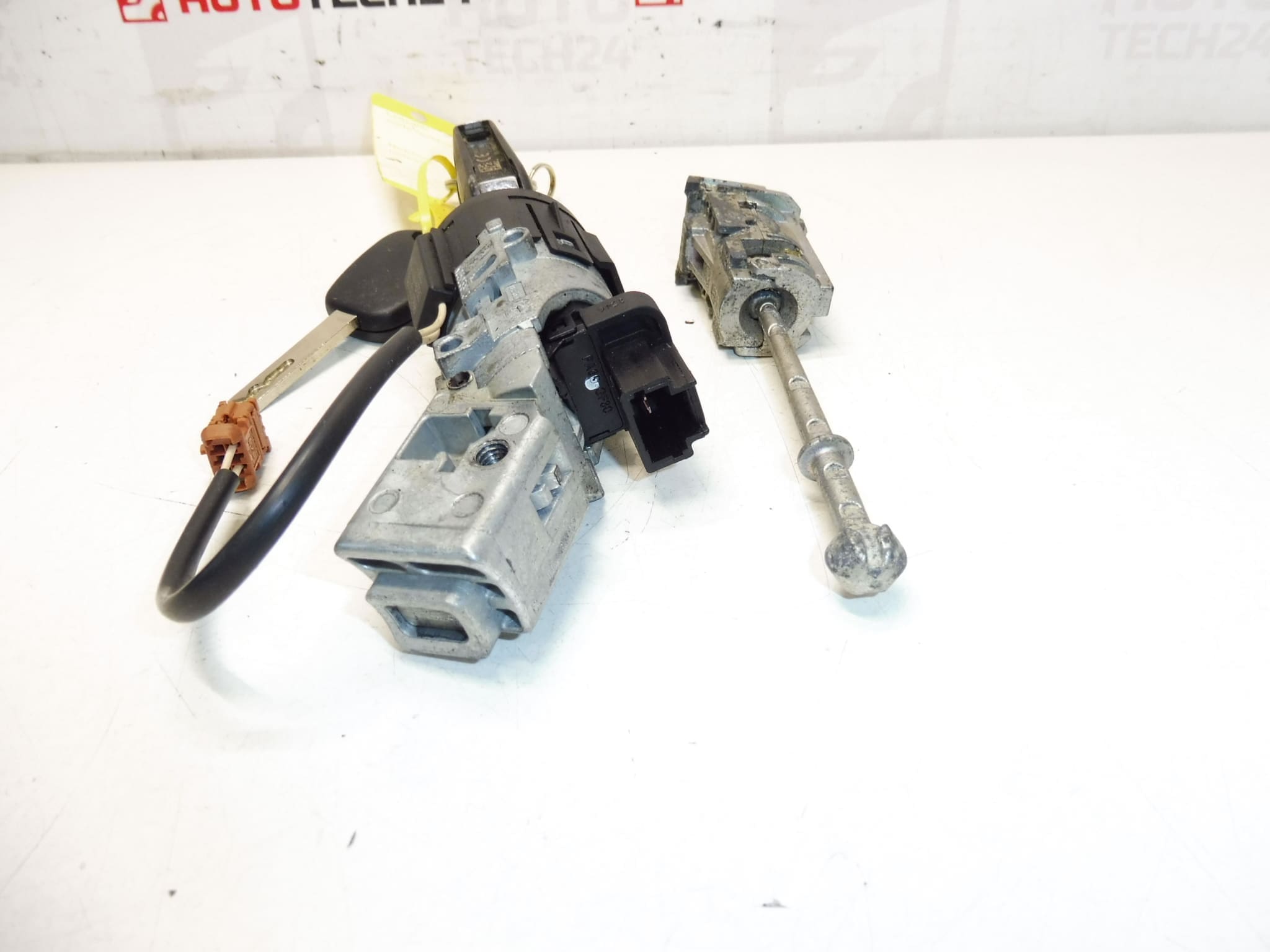 Sada zámků plus 2x klíč Citroen C-Elysée 9678792780 - Obrázek 2