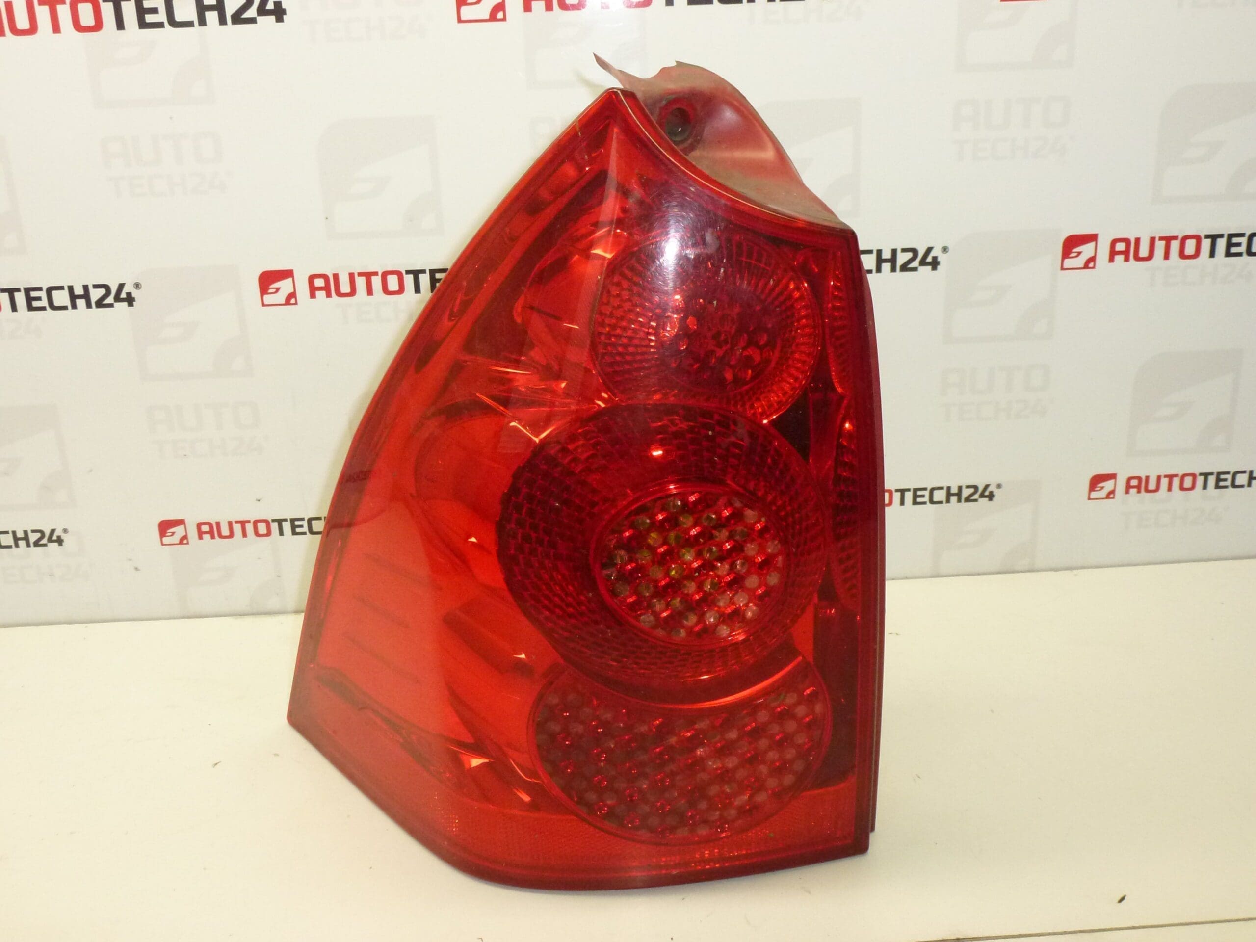 Levá zadní lampa Peugeot 307 SW 9655768680 6350X2 6350X3 - Obrázek 2
