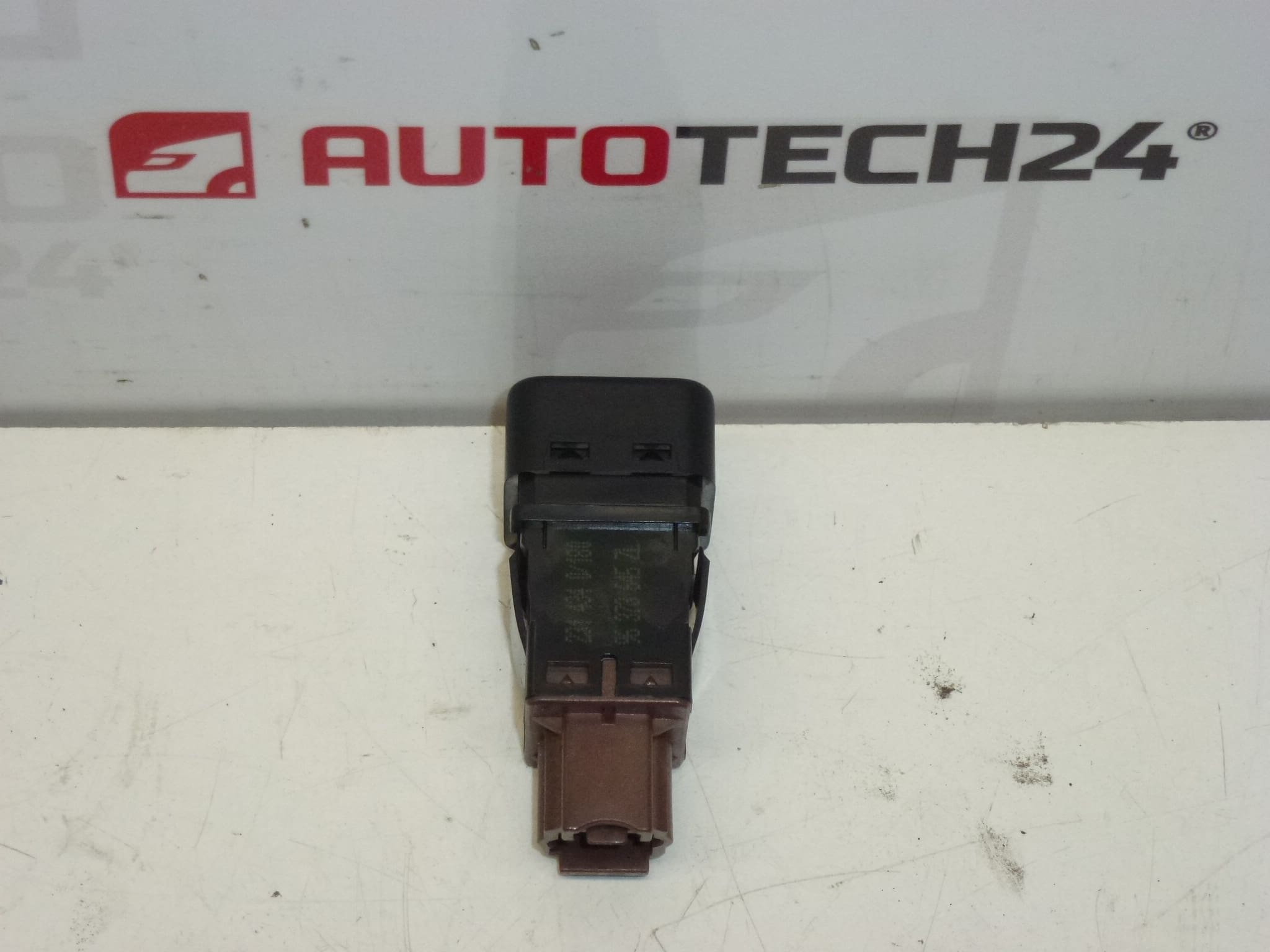 Vypínač airbagu spolujezdce Citroën Peugeot 96373645XT 8216F2 - Obrázek 2