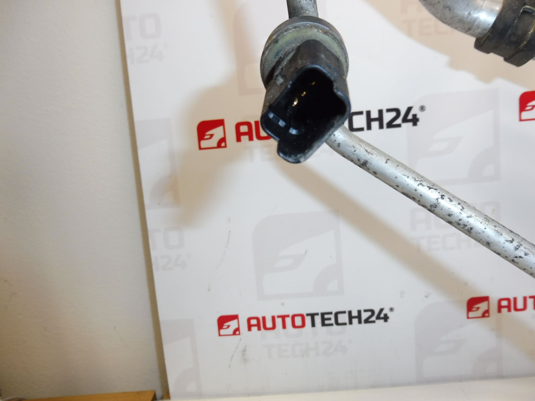 Klima trubka Peugeot 207 9671596080 9800886980 6477J1 - Obrázek 2